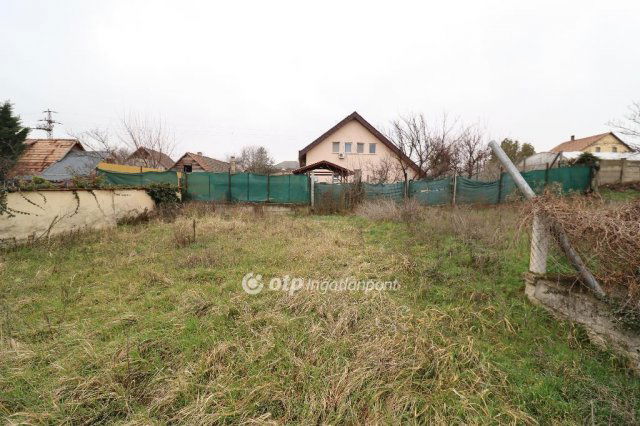 Eladó családi ház, Taksonyon 44.5 M Ft, 2 szobás