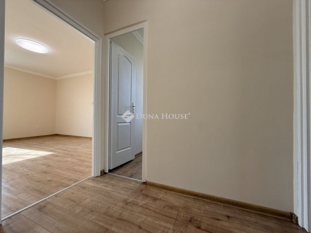 Eladó téglalakás, Kecskeméten 47 M Ft, 2 szobás