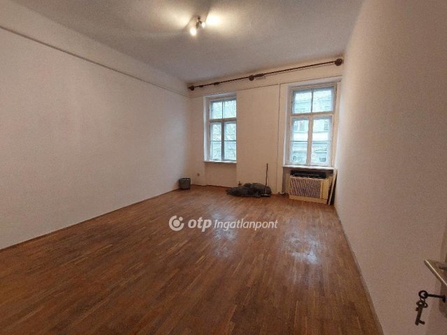 Eladó téglalakás, Szegeden 53.9 M Ft, 2+1 szobás