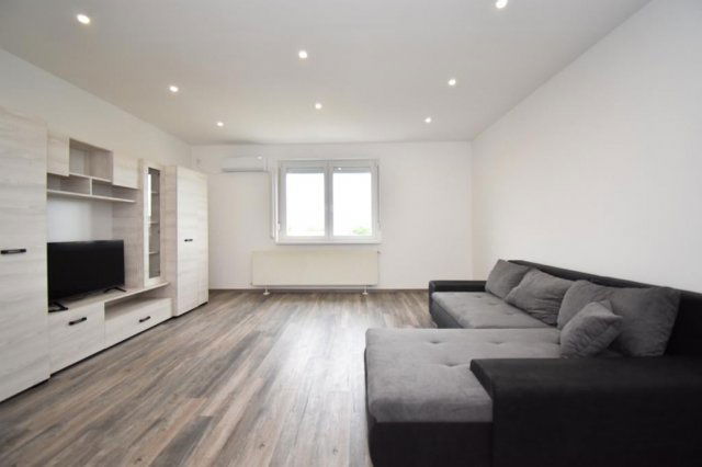 Eladó téglalakás, Debrecenben 65.9 M Ft, 2 szobás