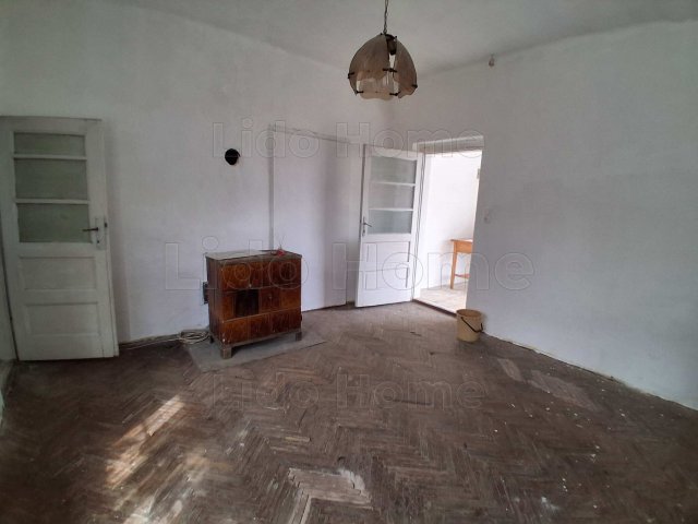 Eladó családi ház, Dombóváron 27 M Ft, 4+1 szobás