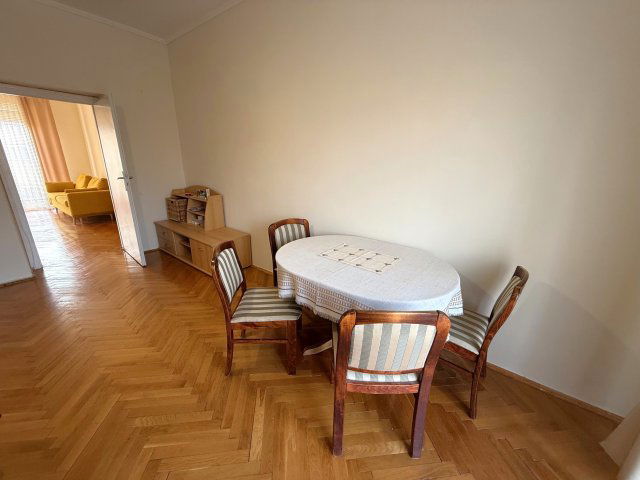 Eladó téglalakás, Pécsett, Kőrösi Csoma Sándor utcában