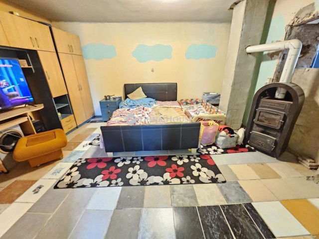 Eladó családi ház, Csőszön 22 M Ft, 4 szobás