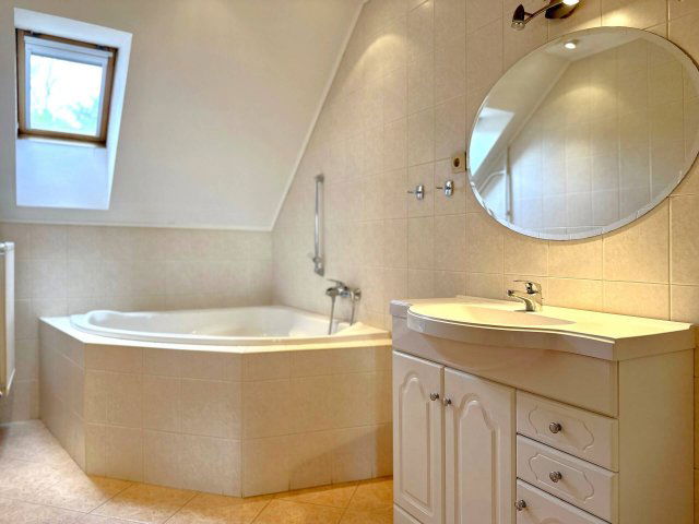 Eladó ikerház, Pécsett 99 M Ft, 4 szobás / költözzbe.hu