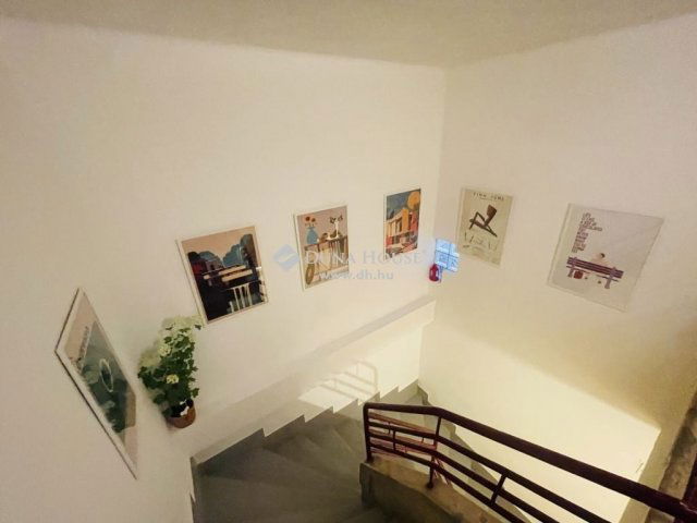 Eladó téglalakás, Budapesten, II. kerületben 160 M Ft, 3 szobás