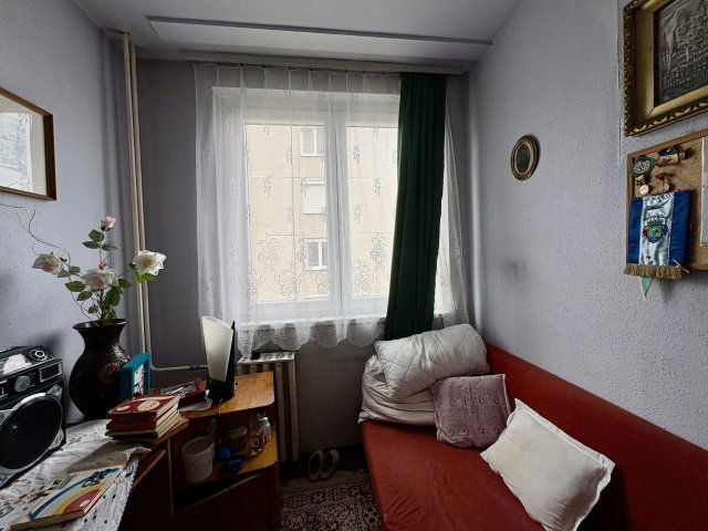 Eladó panellakás, Cegléden 46.8 M Ft, 2+1 szobás