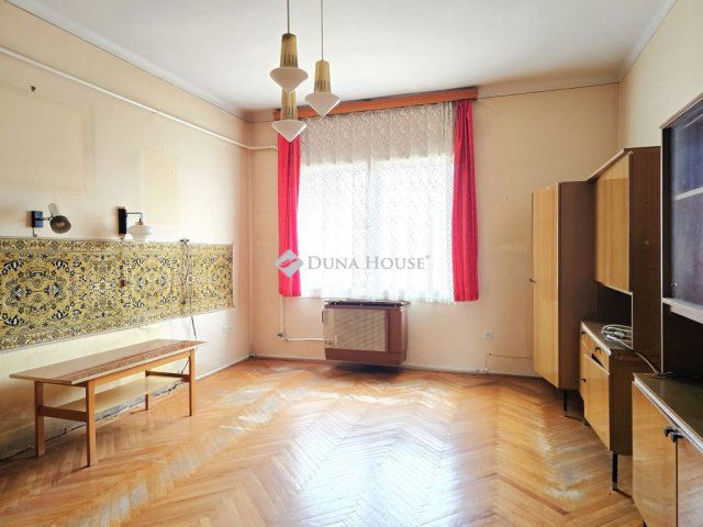 Eladó téglalakás, Pécsett 44.9 M Ft, 2 szobás