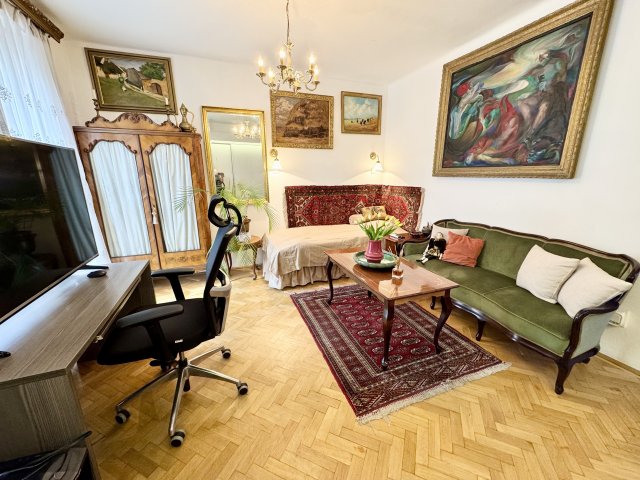 Eladó téglalakás, Budapesten, II. kerületben, Margit körúton