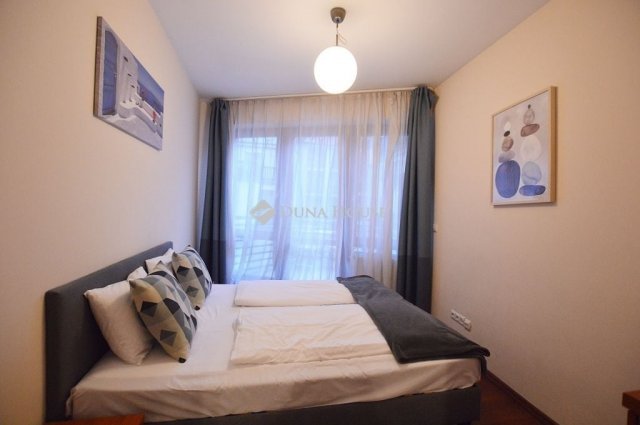 Kiadó téglalakás, albérlet, Budapesten, VI. kerületben