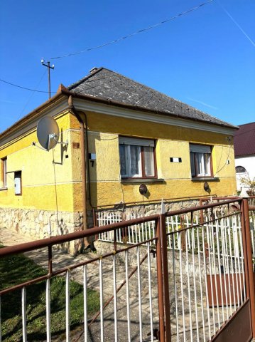 Eladó családi ház, Kisbéren 23 M Ft, 2 szobás