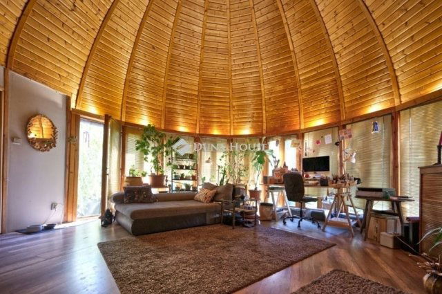 Eladó családi ház, Etyeken 150 M Ft, 9 szobás