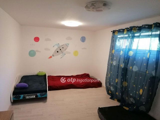 Eladó családi ház, Devecseren 48 M Ft, 4 szobás