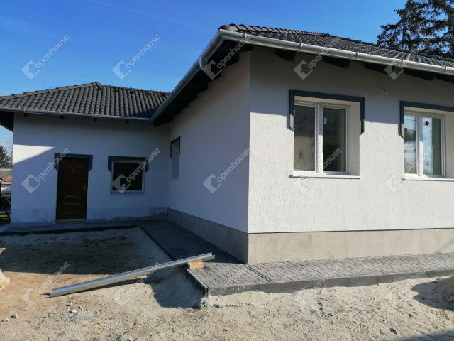 Eladó családi ház, Tápióságon 44.9 M Ft, 2 szobás