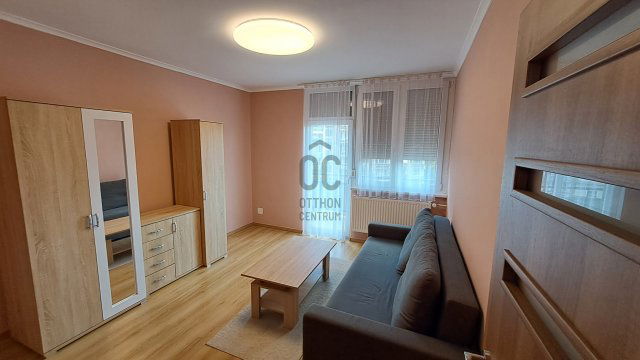 Eladó téglalakás, Kecskeméten, Petőfi Sándor utcában 47 M Ft