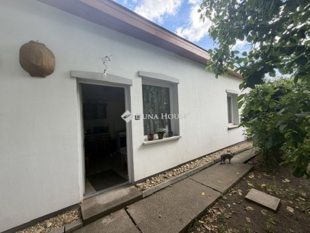 Eladó családi ház, Üllőn 89.9 M Ft, 2 szobás