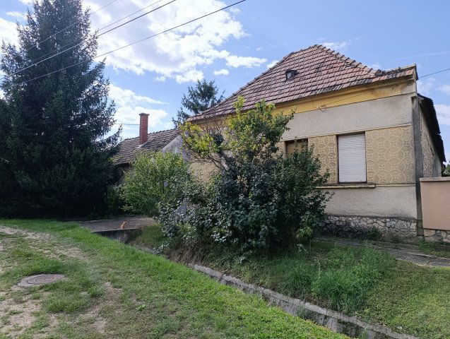 Eladó családi ház, Pápán 39.9 M Ft, 3 szobás