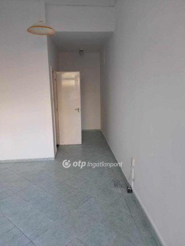 Eladó üzlethelyiség, Kaposváron 17.5 M Ft / költözzbe.hu