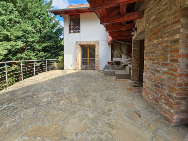 Kiadó családi ház, albérlet, II. kerületben, Honvéd utcában