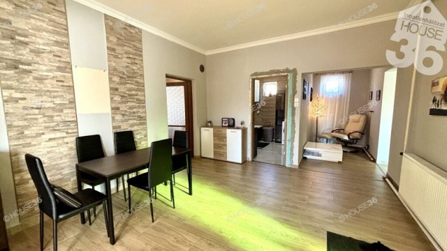 Eladó családi ház, Jászszentlászlón 44.9 M Ft, 4 szobás