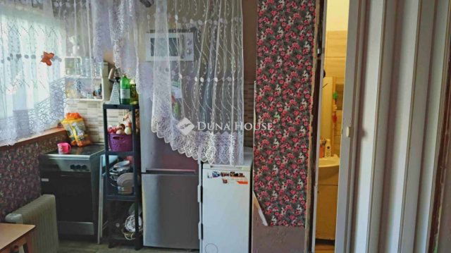 Eladó téglalakás, Balatonfűzfőn 18 M Ft / költözzbe.hu