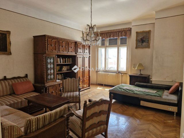Eladó téglalakás, Budapesten, VII. kerületben, Károly körúton
