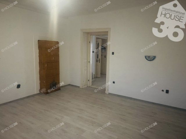 Eladó családi ház, Zombán 18.9 M Ft, 3 szobás