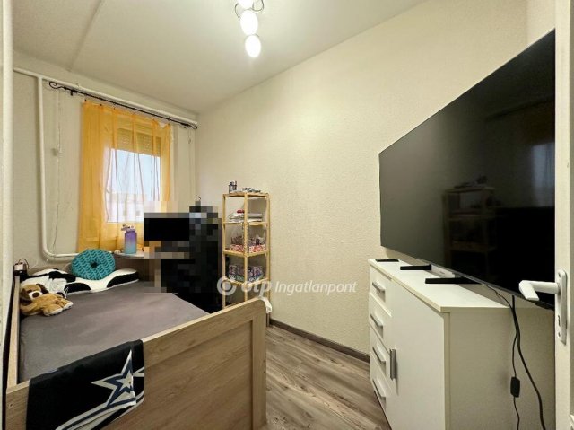 Eladó panellakás, Budapesten, III. kerületben 76.9 M Ft