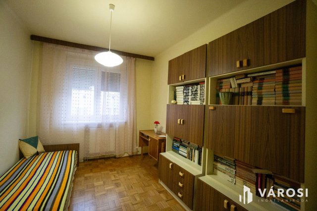 Eladó téglalakás, Győrött 74 M Ft, 3 szobás