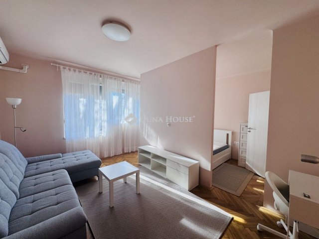 Eladó téglalakás, Pécsett, Páfrány utcában 42.5 M Ft