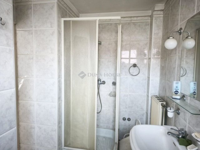 Eladó téglalakás, Szombathelyen 78 M Ft, 5 szobás