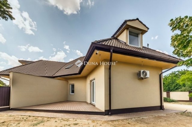 Eladó családi ház, Kecskeméten 99 M Ft, 4 szobás