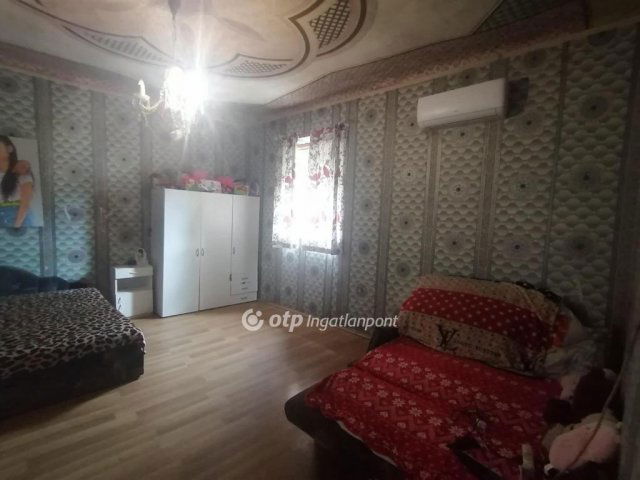 Eladó családi ház, Kiskőrösön 27 M Ft, 4 szobás