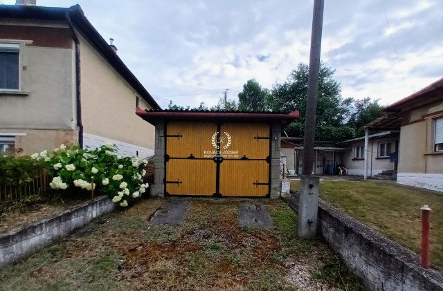 Eladó családi ház, Ózdon 6.9 M Ft, 3 szobás