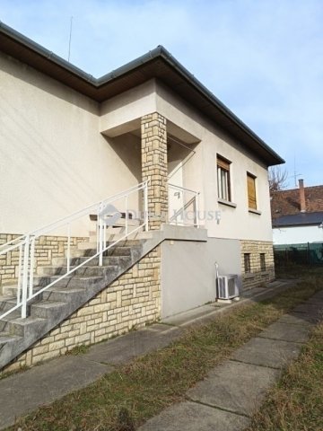 Eladó családi ház, Budapesten, XVI. kerületben 129.9 M Ft