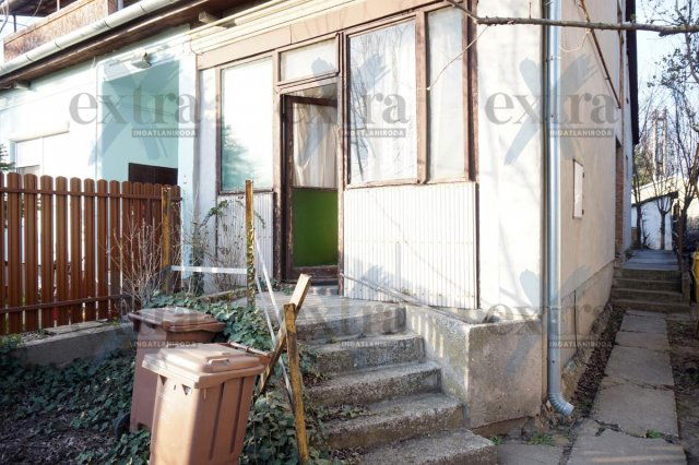 Eladó téglalakás, Szegeden 29 M Ft, 2 szobás