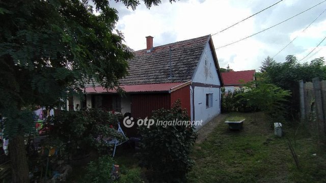 Eladó családi ház, Tengelicén 21 M Ft, 3 szobás