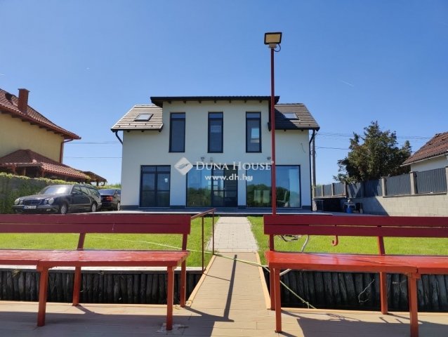 Eladó családi ház, Szigetbecsén 190 M Ft, 4 szobás