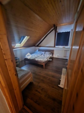 Eladó családi ház, Orfűn 159 M Ft, 8 szobás