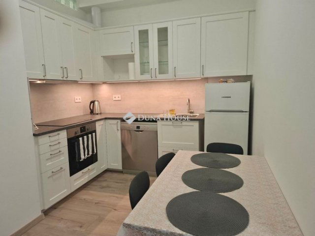 Kiadó téglalakás, albérlet, XIV. kerületben, Nagy Lajos király útján