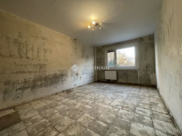 Eladó panellakás, Székesfehérvárott 57 M Ft, 3+1 szobás