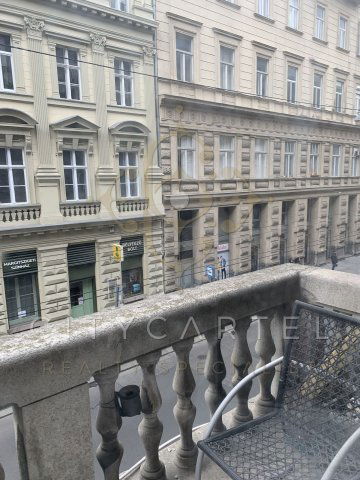 Eladó téglalakás, Budapesten, VI. kerületben 318.241 M Ft