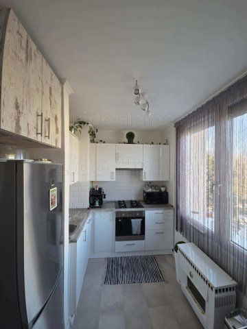 Eladó téglalakás, Kaposváron 49.9 M Ft, 2+1 szobás