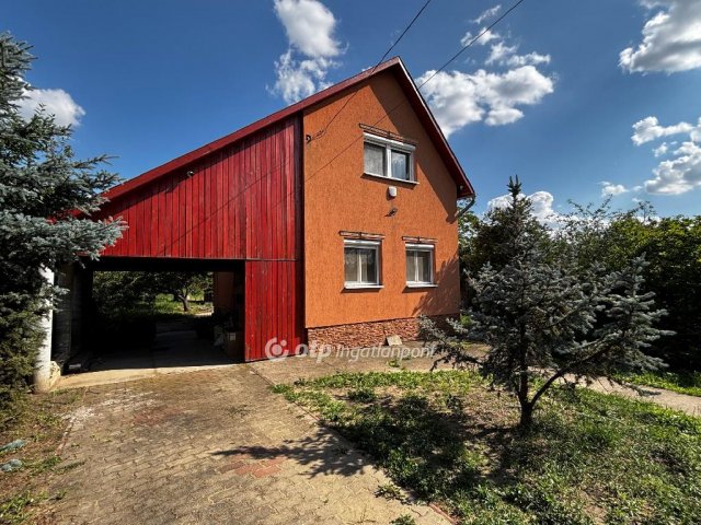 Eladó családi ház, Orosházán 26 M Ft, 2 szobás