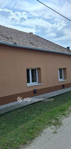 Eladó családi ház, Kunszentmiklóson 55.4 M Ft, 2+1 szobás