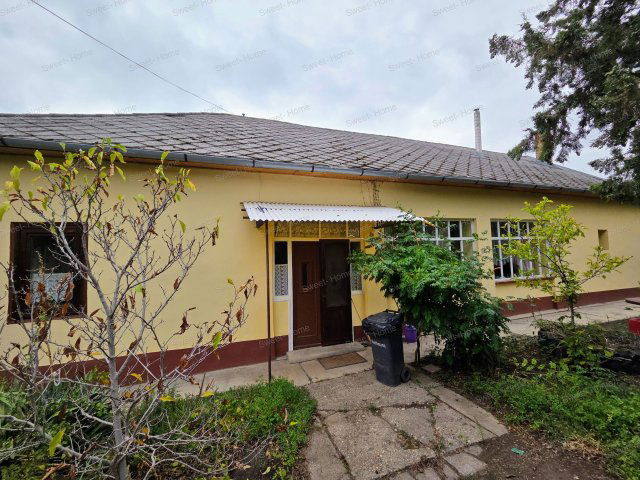 Eladó családi ház, Tiszaugon 19.99 M Ft, 3 szobás