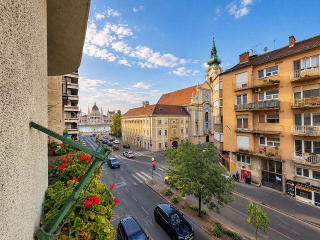 Eladó téglalakás, Budapesten, II. kerületben 64.9 M Ft, 1 szobás