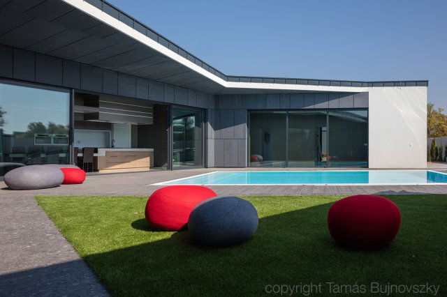 Eladó családi ház, Siófokon 550 M Ft, 6 szobás