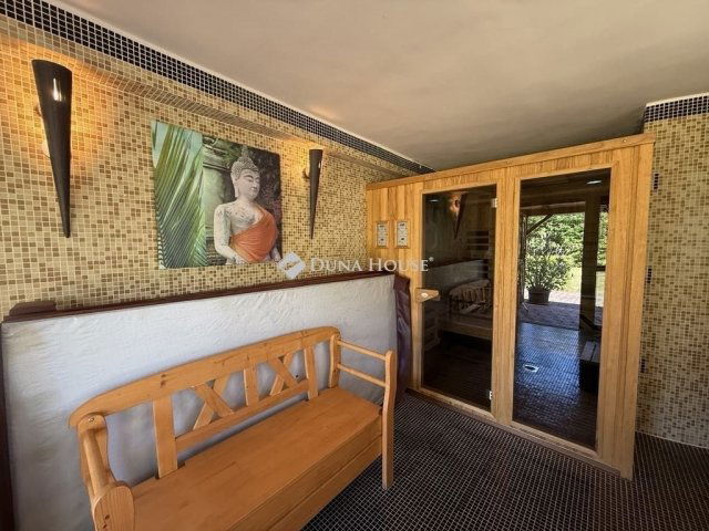 Eladó családi ház, Balatonfenyvesen 199 M Ft, 5 szobás
