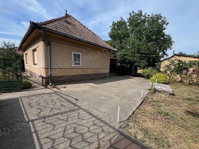 Eladó családi ház, Dabason 45.9 M Ft, 2 szobás