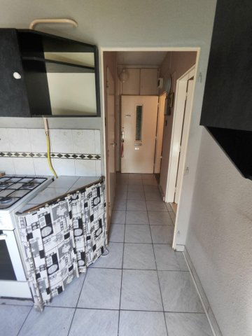 Kiadó panellakás, albérlet, Pécsett 120 E Ft / hó, 2 szobás